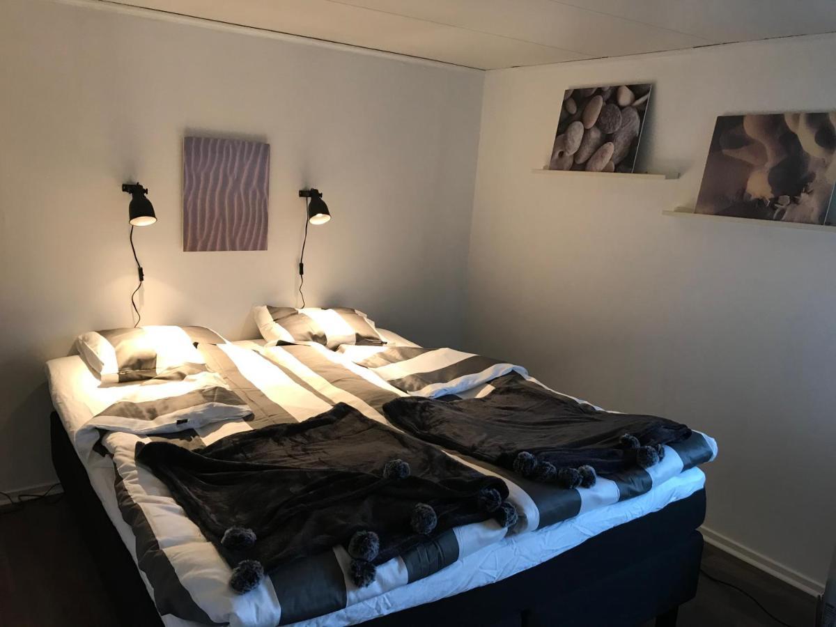 Stuga Naera Havet Och Centrum Халмщад Екстериор снимка